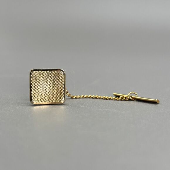 Sarah Coventry Tie Tack 1960s Vintage Gold Tone TIME SQUARE Waffle Textured Pin - Picture 5 of 6